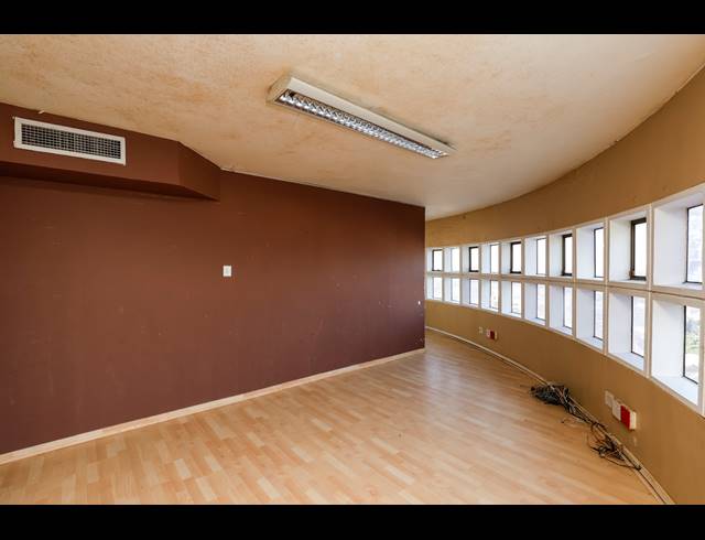 289M² OFFICE FOR SALE IN MORNINGSIDE